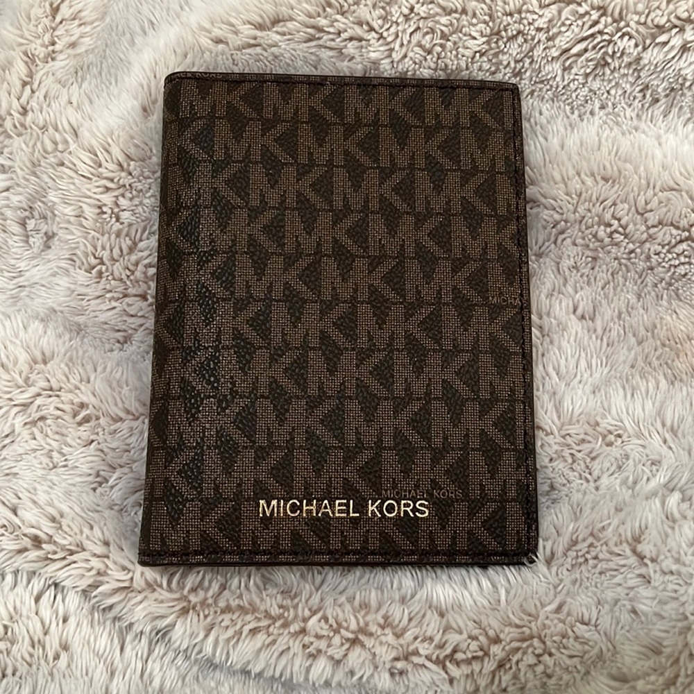 Michael Kors MK Logo Jet Set Travel Passport Wallet Brown